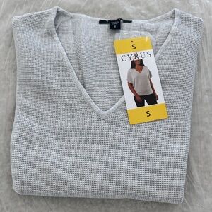 Cyrus Women's Gray V-Neck Sweater Top, Small, NWT
